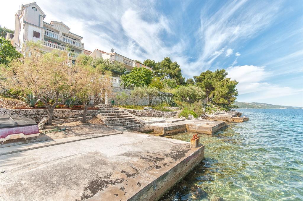 Apartments Natasa トロギール エクステリア 写真