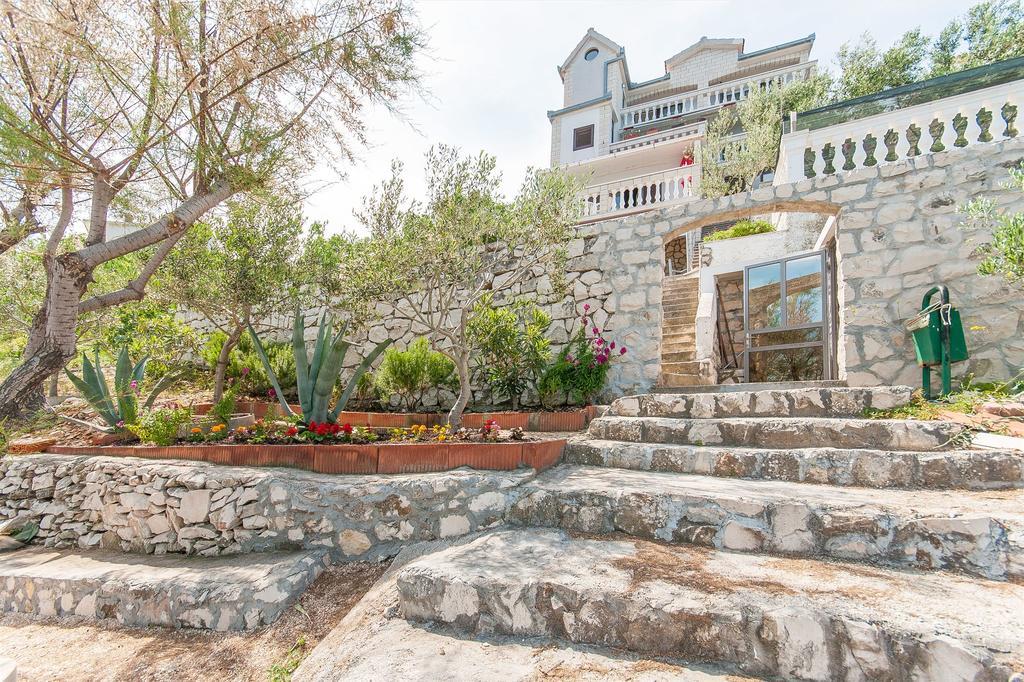 Apartments Natasa トロギール エクステリア 写真