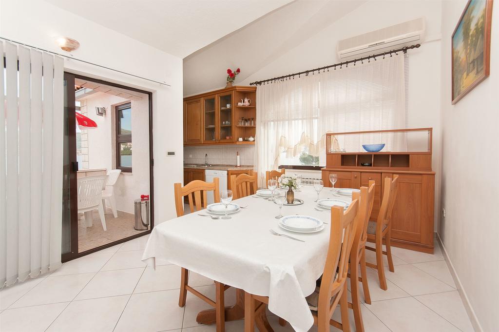 Apartments Natasa トロギール エクステリア 写真