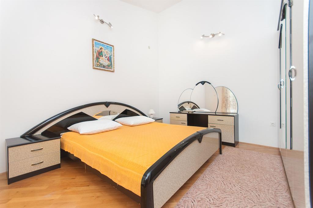 Apartments Natasa トロギール エクステリア 写真