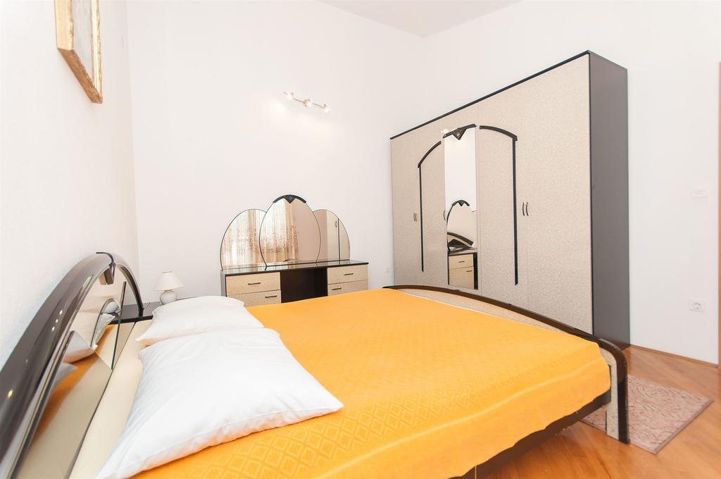 Apartments Natasa トロギール エクステリア 写真