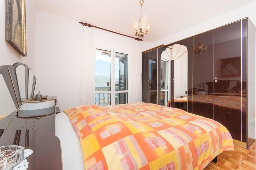 Apartments Natasa トロギール エクステリア 写真